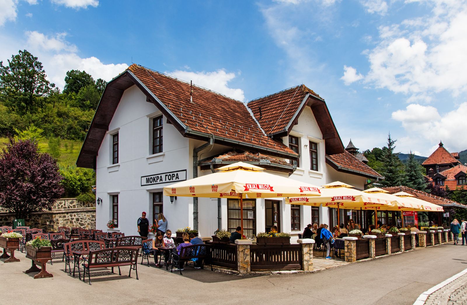 Зграда ресторана и тераса